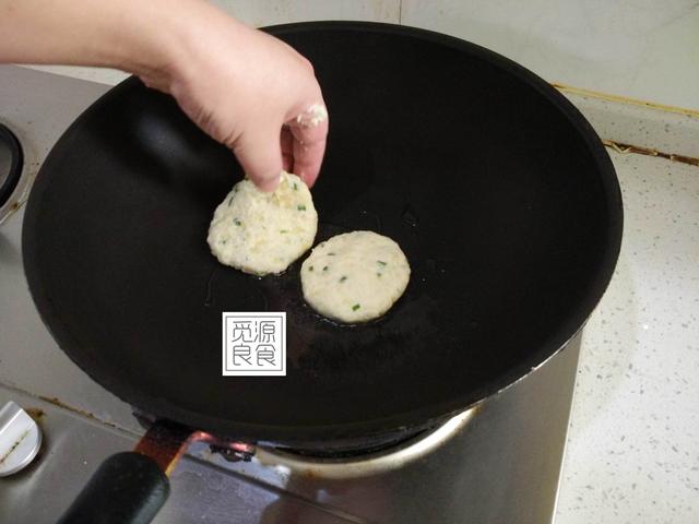 土豆饼怎么做的视频
:土豆饼色香诱人怎么做呢？  第11张