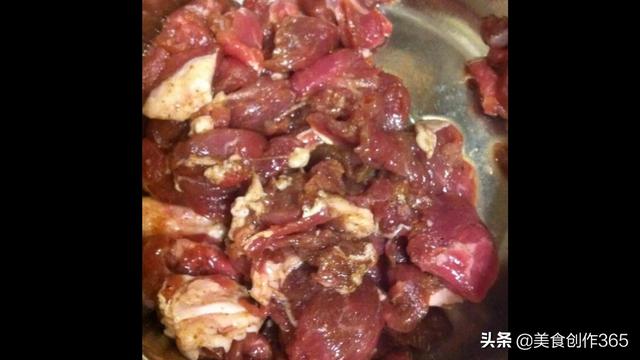 葱爆羊肉制作视频
:葱爆羊肉要腌下羊肉吗？  第2张