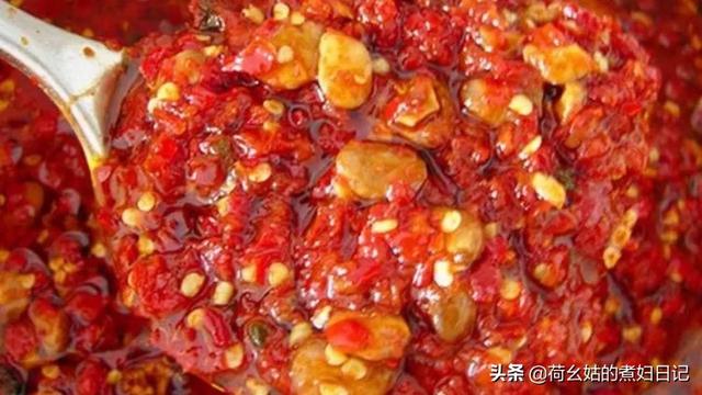 豆瓣酱的制作视频
:发霉好的豆瓣，拿回家怎么做豆瓣酱？  第2张