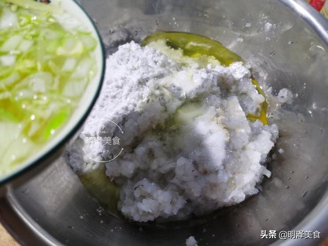 如何制作虾滑视频
:冰冻虾仁能做虾滑吗？  第8张