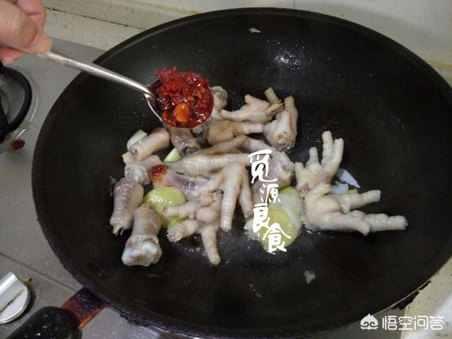 麻辣鸡爪正宗制作方法视频
:麻辣鸡爪怎么做？  第5张