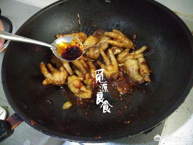 麻辣鸡爪正宗制作方法视频
:麻辣鸡爪怎么做？  第6张