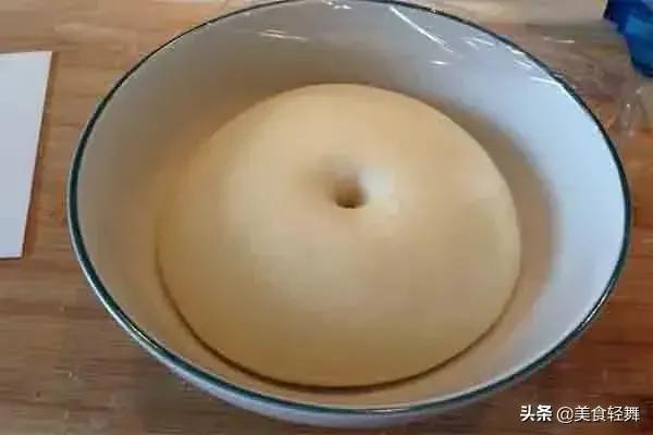 东北油饼的做法视频
:油饼平常怎么做？  第2张