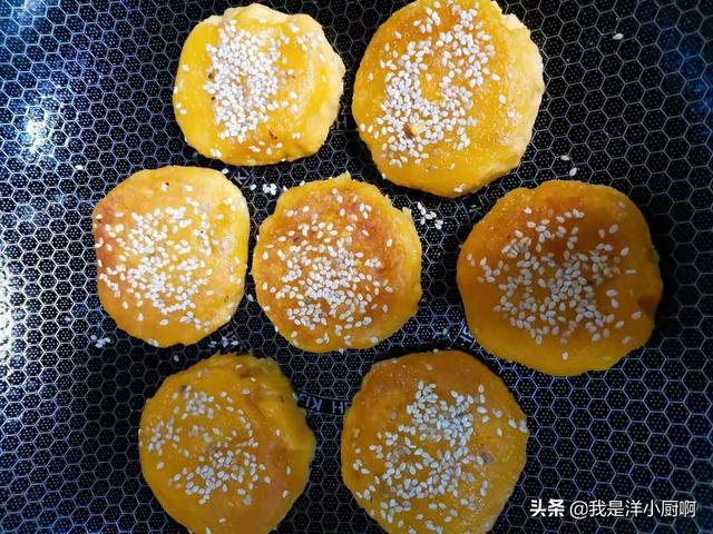 炕饼子的做法视频教程
:红薯饼怎样做？  第10张