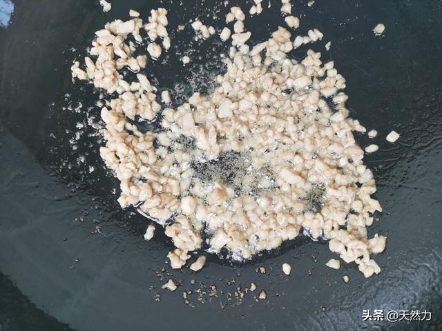 青豆泥的做法视频教程
:肉末炒青豆怎么做才更好吃？  第10张