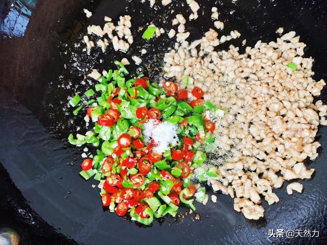 青豆泥的做法视频教程
:肉末炒青豆怎么做才更好吃？  第11张