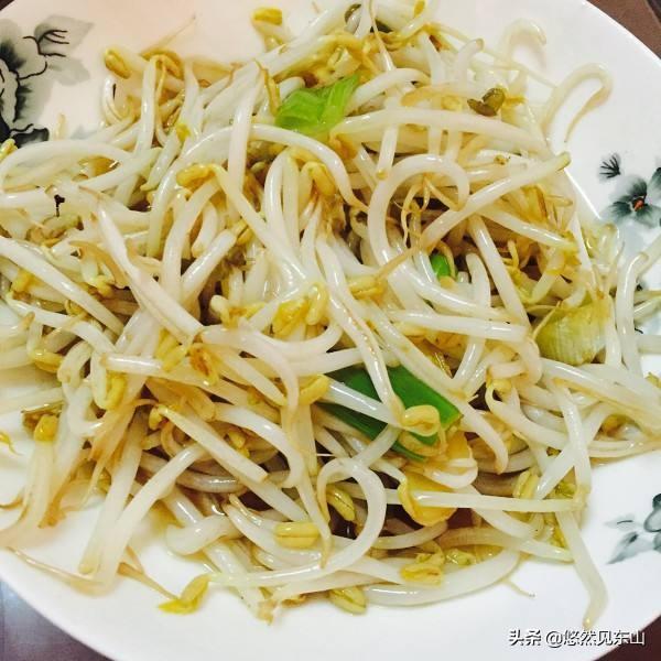 绿豆芽的做法视频
:农村的绿豆做豆芽好，还是黄豆做豆芽好吃？吃豆芽又什么禁忌吗？  第2张