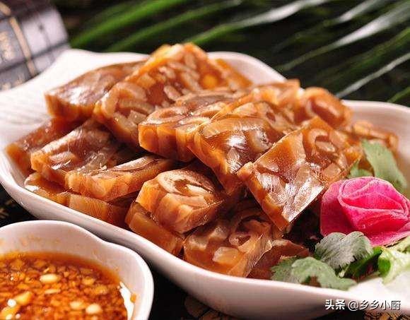 冻冻肉的做法视频
:肉皮冻怎么做？不要食材添加剂的那种传统冻肉的做法？  第1张